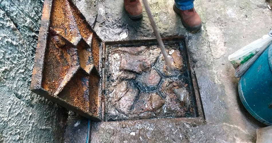 Limpeza de Caixa de Gordura em Osasco - SP - Desentupidora Osascenter